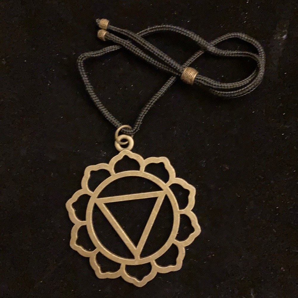 3/$25⚜️Solar Plexus chakra Car Charm!